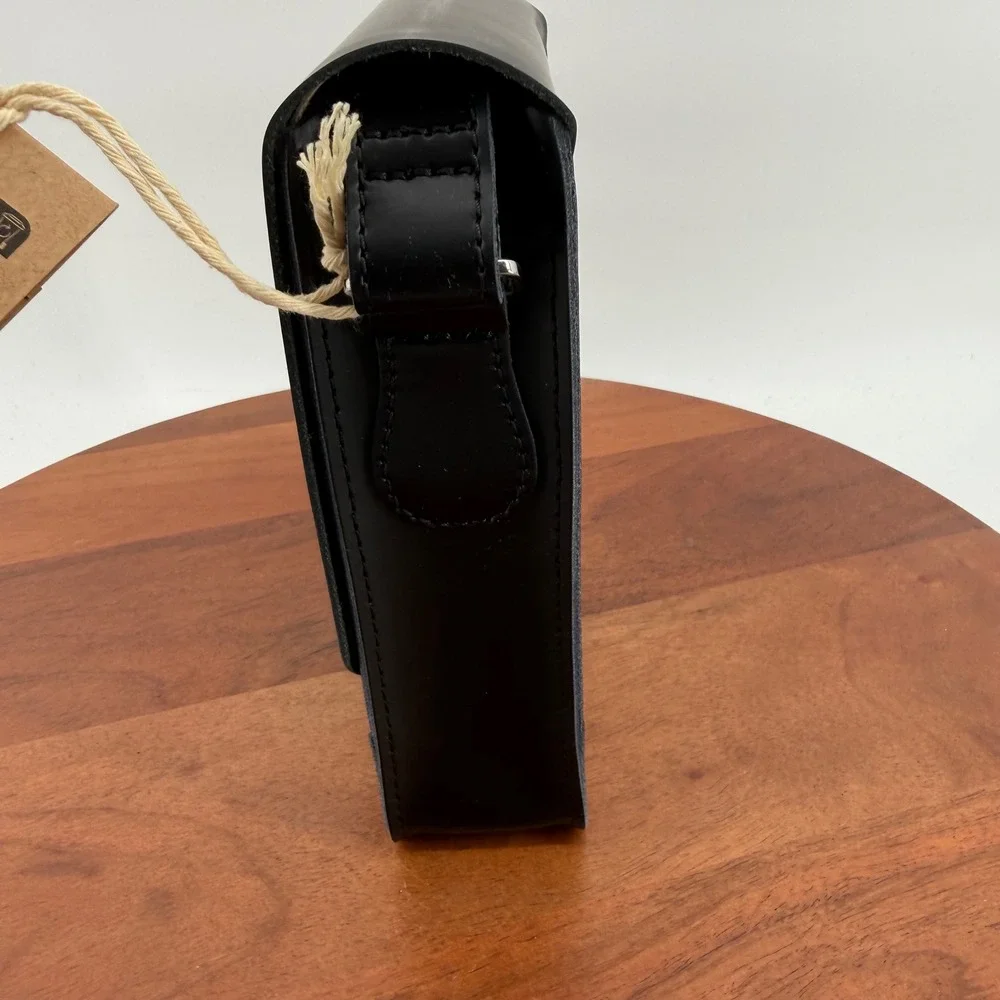 Dr. Martens Vertical Messenger Crossbody Bag Black Kiev Leather AD055001